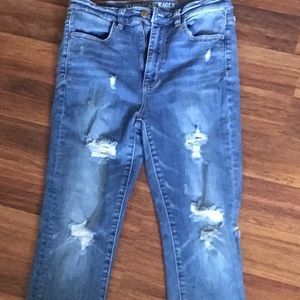 Distress American Eagle skinny jeans